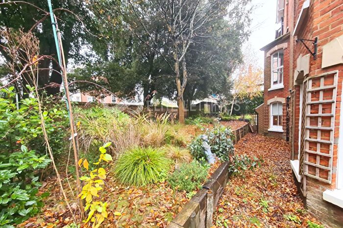 2 Bedroom Flat To Rent In Durley Chine Road, Bournemouth, BH2