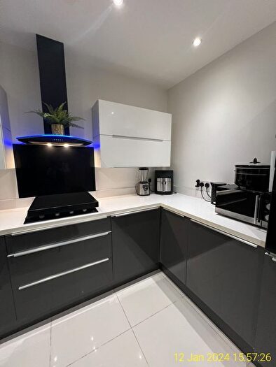 2 Bedroom Flat To Rent In Ovington Grove, Fenham, Newcastle Upon Tyne, NE5