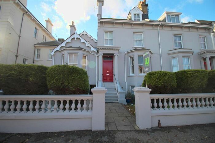 1 Bedroom Flat To Rent In Heene Road, Worthing, West Sussex, BN11