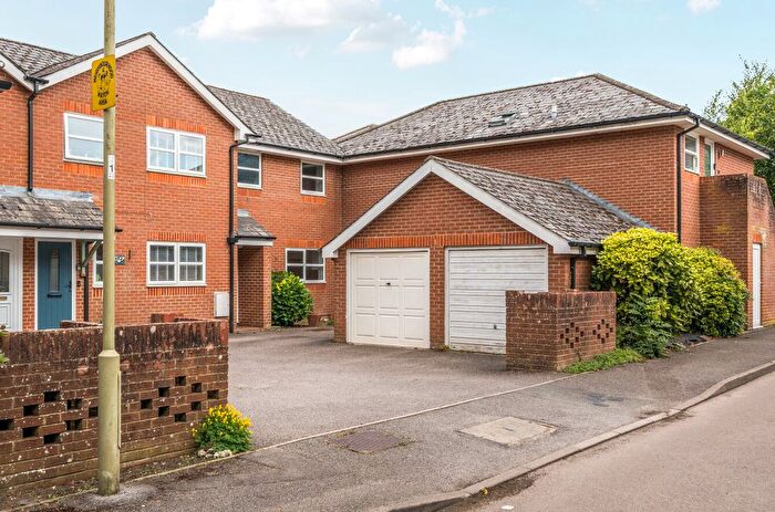 2 Bedroom End Of Terrace House For Sale In Headley Close, Alresford, Hampshire, SO24