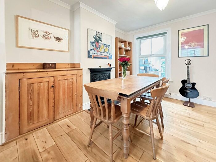 3 Bedroom Terraced House For Sale In Station Road, Amersham, HP6