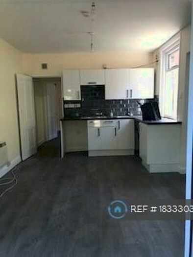 1 Bedroom Flat To Rent In Highfield Crescent, Southampton, SO17