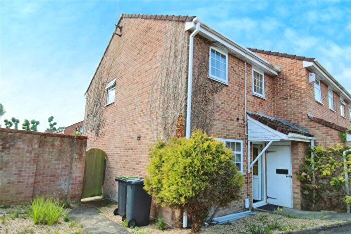3 Bedroom Semi-Detached House To Rent In Anvil Close, Waterlooville, Hampshire, PO7