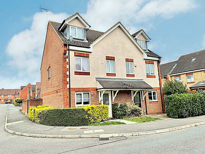 3 Bedroom Semi-Detached House To Rent In Nicolson Drive Leighton Buzzard, LU7