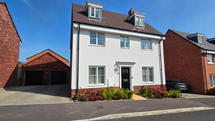 5 Bedroom Detached House For Sale In The Jackdaws, Newbury, Berkshire, RG14