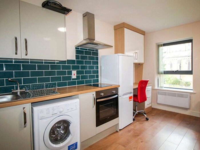 Apartment To Rent In Apt, Lofthouse Residence #, LS2