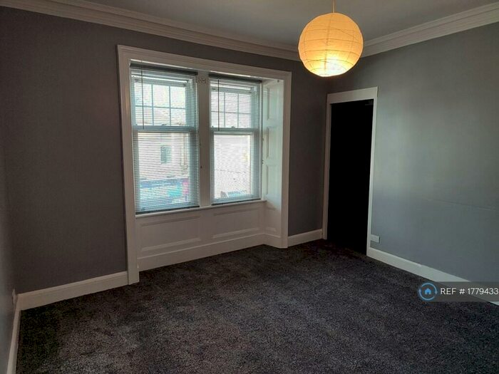 2 Bedroom Flat To Rent In High Street, Tranent, EH33