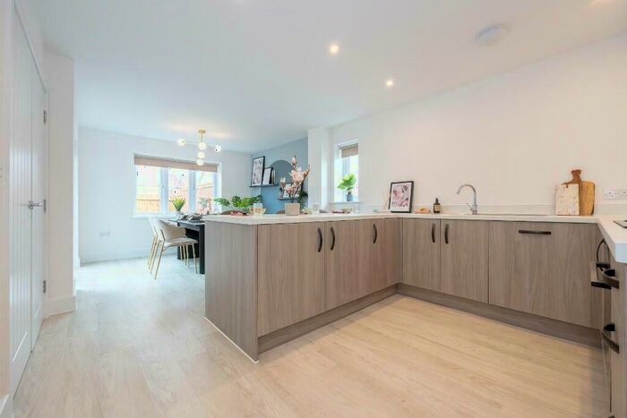 3 Bedroom Semi-Detached House To Rent In Chesterwell, Mile End, Colchester, Essex, CO4