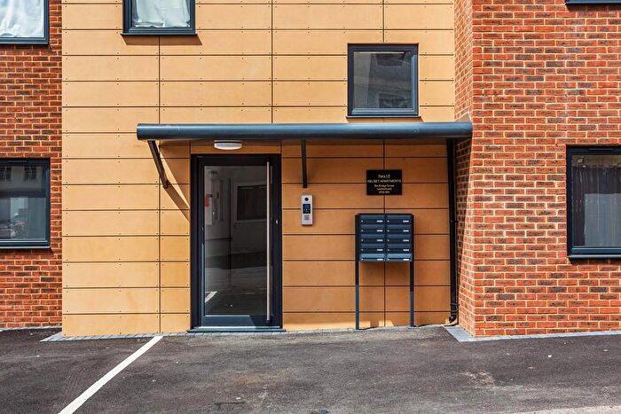1 Bedroom Flat For Sale In Kelsey Apartments, Leatherhead, KT22
