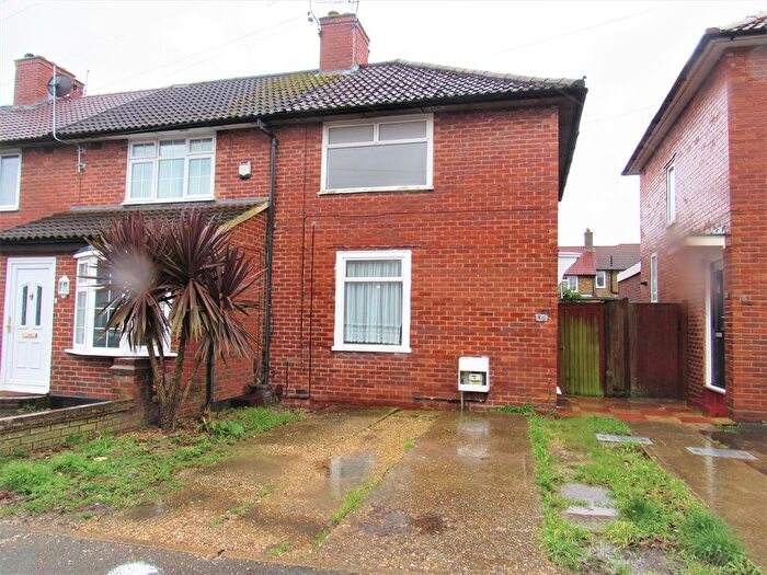 2 Bedroom End Of Terrace House To Rent In Titchfield Road, Carshalton, Surrey, SM5