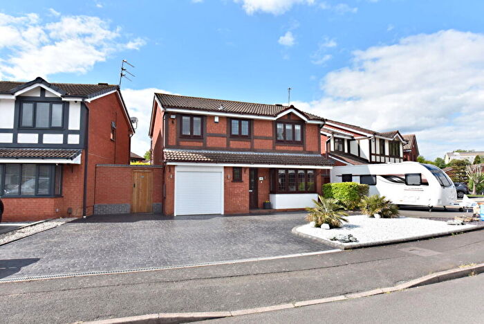 4 Bedroom Detached House For Sale In Kingswinford, Ploverdale Crescent, DY6