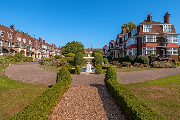 2 Bedroom Flat For Sale In Friars Lane, Richmond, TW9