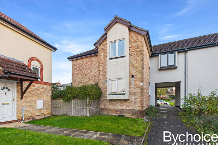 3 Bedroom Semi Detached House For Sale In Shardlow Close, Haverhill, Suffolk, CB9