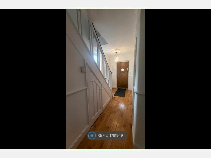5 Bedroom Detached House To Rent In Upwood Road, London, SE12
