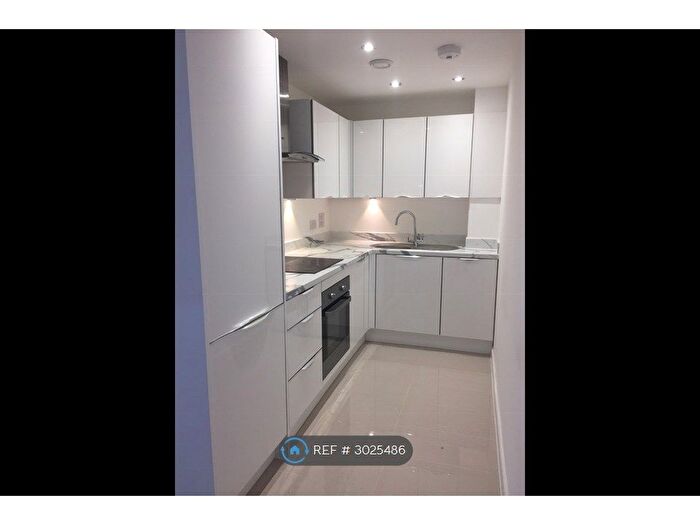 Studio To Rent In Ferry Court, Cardiff, CF11