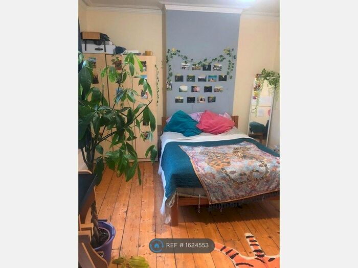 5 Bedroom Terraced House To Rent In Straithnairn Street, Cardiff, CF24