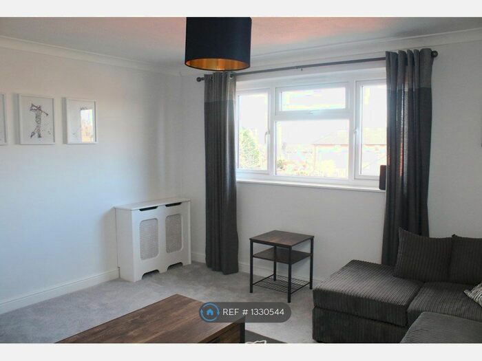 2 Bedroom Flat To Rent In Magnolia Court, Cheltenham, GL51