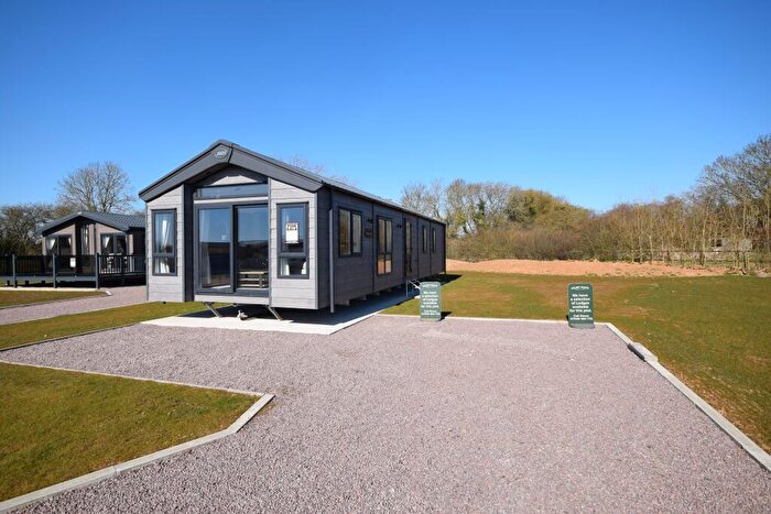 2 Bedroom Park Home For Sale In Kelsey Woods Country Park, Monksthorpe, PE23