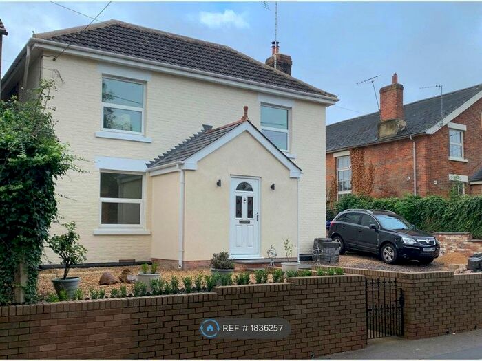 4 Bedroom Detached House To Rent In New Road, Chiseldon, Swindon, SN4