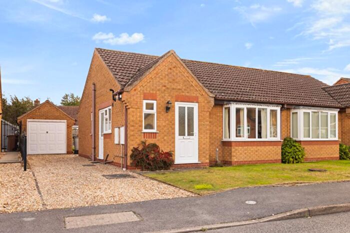 2 Bedroom Bungalow For Sale In Barley Close, Hibaldstow, North Lincolnshire, DN20