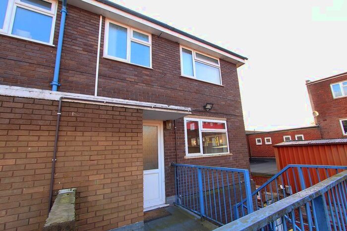 3 Bedroom Flat To Rent In Rookery Lane, Aldridge, Walsall, WS9