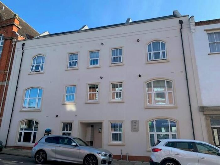 2 Bedroom Flat To Rent In Hazelwood Road, Northampton, NN1