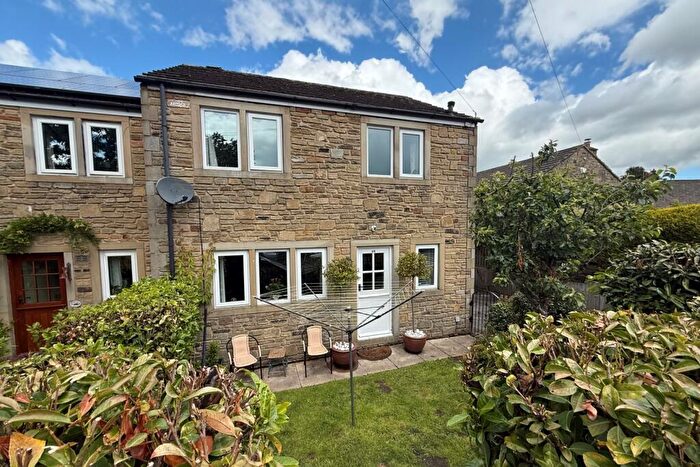 3 Bedroom Semi-Detached House For Sale In Meadow Lane, Cononley, BD20