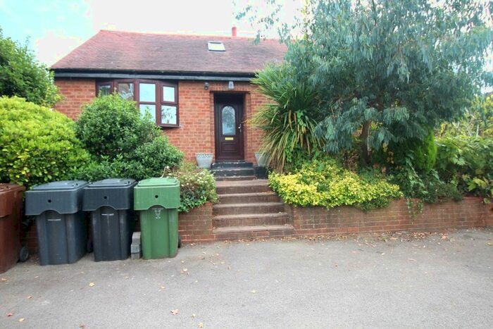 3 Bedroom Bungalow To Rent In Highfield Road, Bromsgrove, Worcestershire, B61