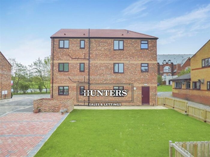 2 Bedroom Flat To Rent In Water Park View, Hemsworth, WF9