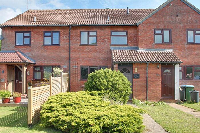 2 Bedroom Property To Rent In Dinsdale Gardens, Rustington, BN16