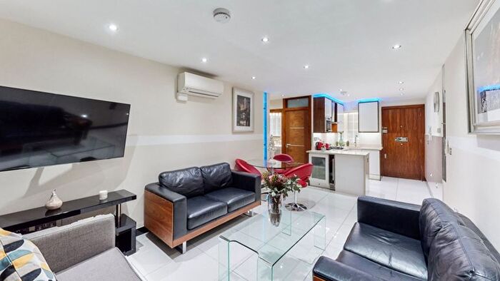 2 Bedroom Flat To Rent In Great Cumberland Place, London, W1H