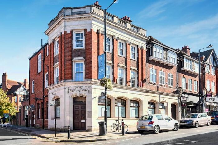 1 Bedroom Flat To Rent In Oaklands Gate, Northwood, HA6