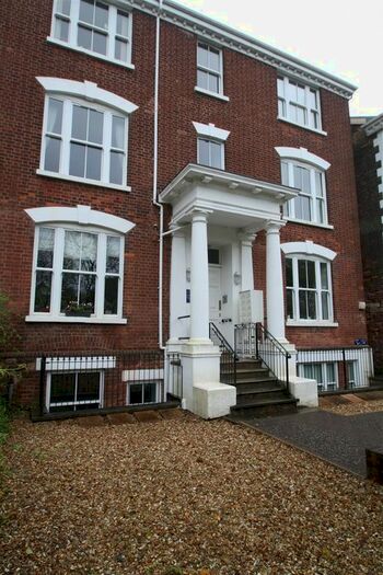 1 Bedroom Property To Rent In Flat City Heights, Polsloe Road, Exeter, EX1