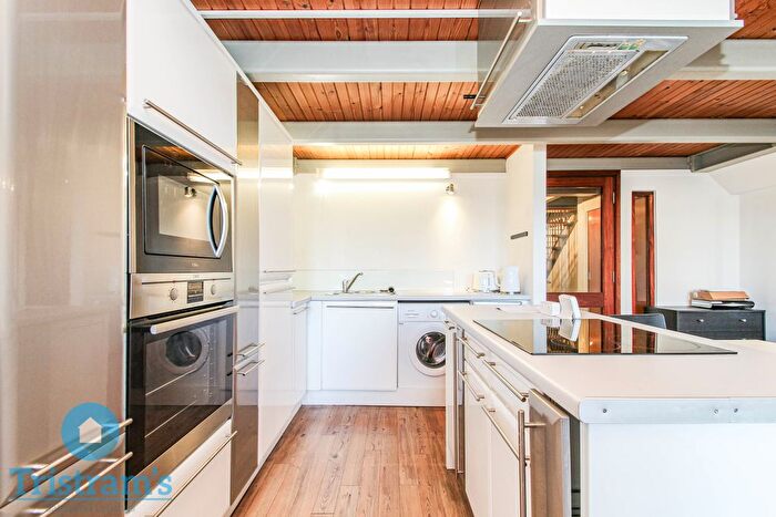 3 Bedroom Flat To Rent In Thurland Street, Nottingham, NG1