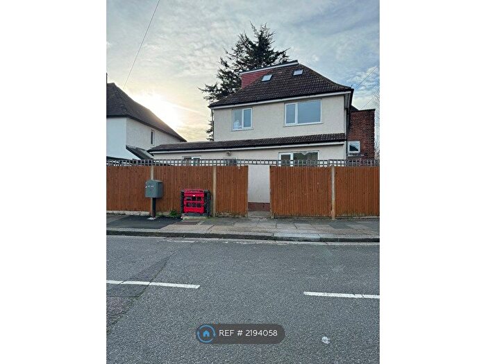 3 Bedroom Maisonette To Rent In Holborn Road, London, E13