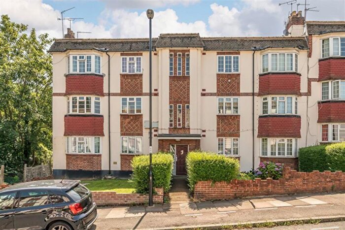 2 Bedroom Flat For Sale In Amblecote Road, Lee, SE12