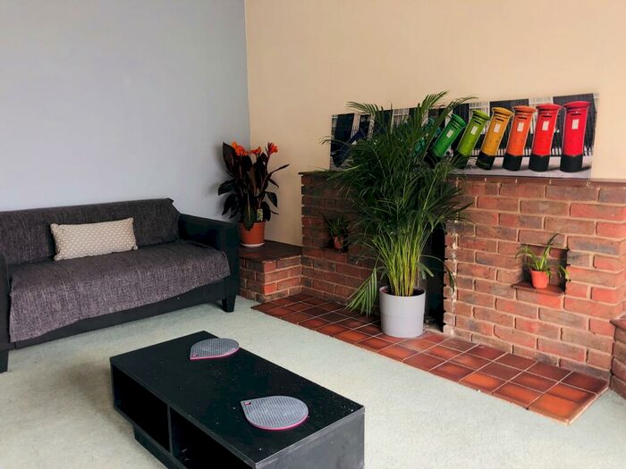 4 Bedroom End Of Terrace House To Rent In Milton Road, Polygon, SO15