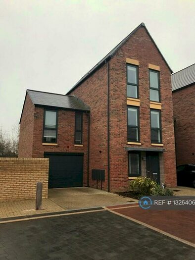 4 Bedroom End Of Terrace House To Rent In Ploughman Way, Trumpington, Cambridge, CB2