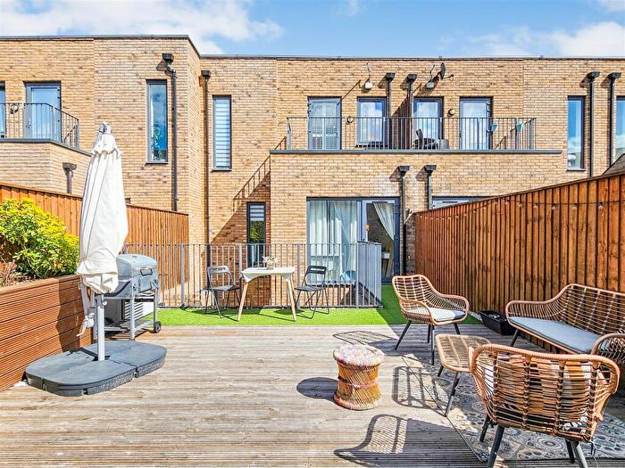 3 Bedroom Terraced House For Sale In Sandy Road, Erith, DA8