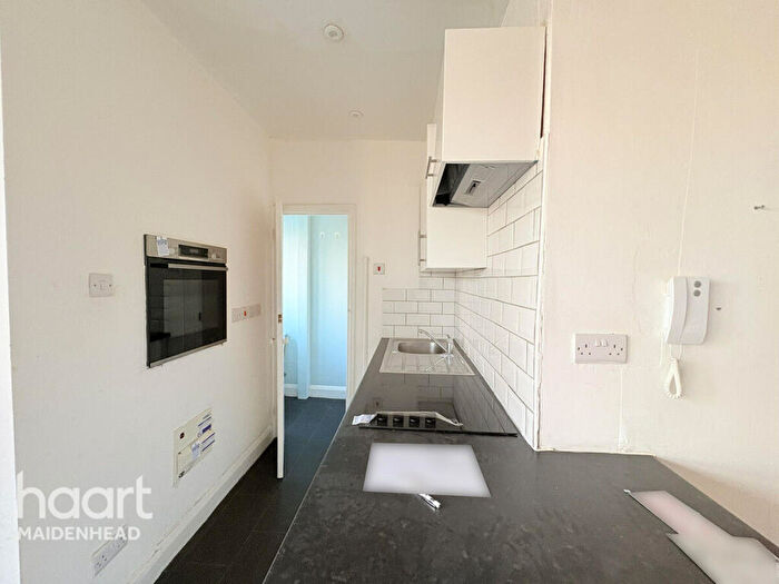 1 Bedroom Flat For Sale In Bath Road, Maidenhead, SL6