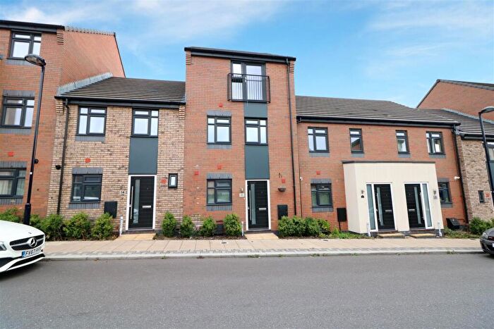 4 Bedroom Town House For Sale In Norville Drive, Hanley, Stoke-On-Trent, ST1