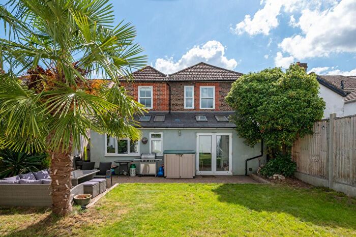 5 Bedroom Detached House To Rent In Holmesdale Road, Reigate, RH2