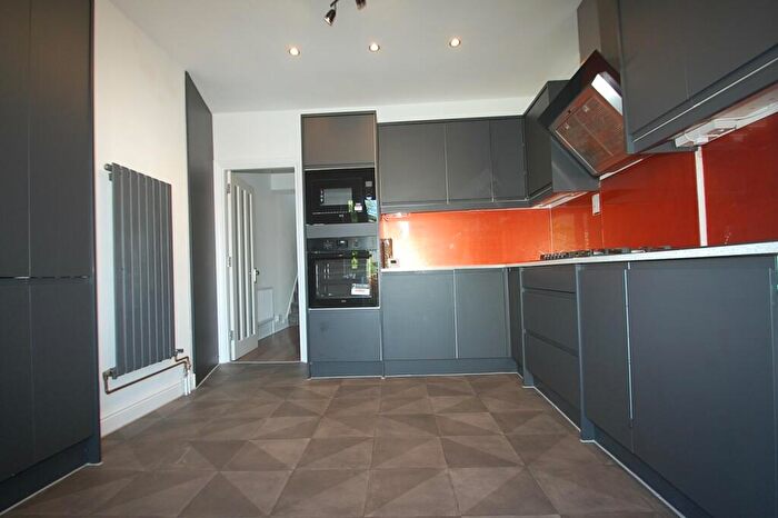 3 Bedroom Garage / Parking To Rent In Churchfield Road, Chalfont St. Peter, Gerrards Cross, Buckinghamshire, SL9