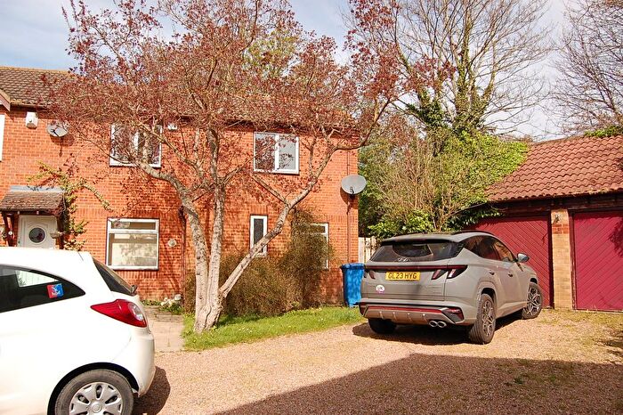 3 Bedroom Semi Detached House To Rent In The Willows, Kemsley, Sittingbourne, Kent, ME10