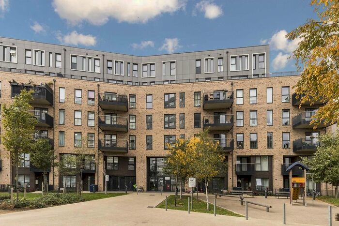 2 Bedroom Flat To Rent In Trinity Way, London, W3