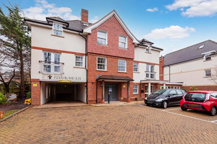 2 Bedroom Retirement Property For Sale In Fleur De Lis, Wokingham, RG40