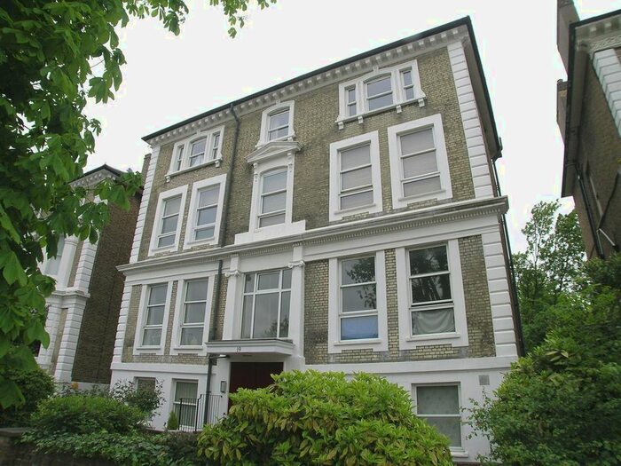 1 Bedroom Flat To Rent In Avenue Elmers, Surbiton, KT6