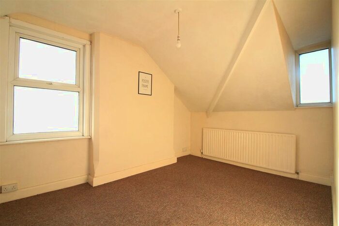 1 Bedroom Flat To Rent In Waterloo Crescent, Nottingham, NG7