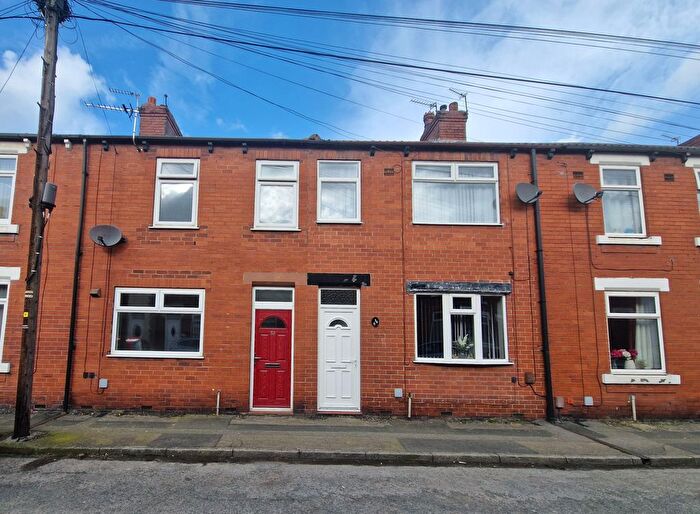 2 Bedroom Property To Rent In Ambler Street, Castleford, WF10