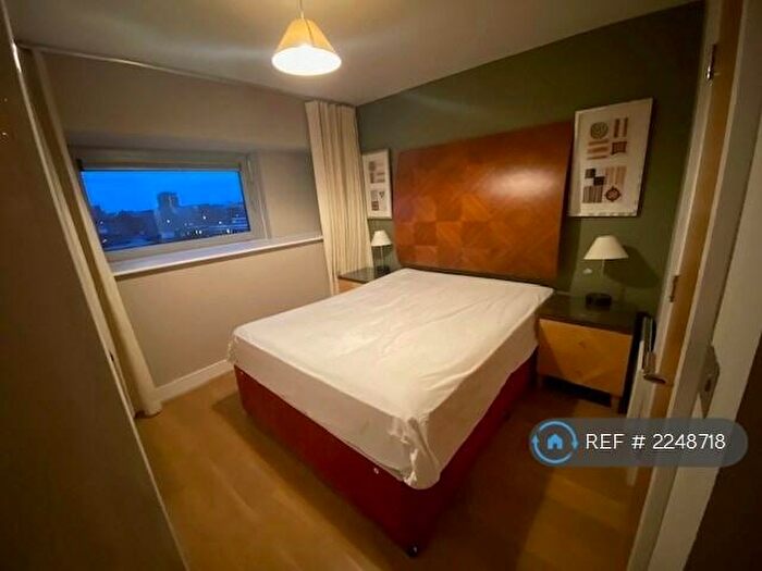 2 Bedroom Flat To Rent In Commercial Road, London, E1